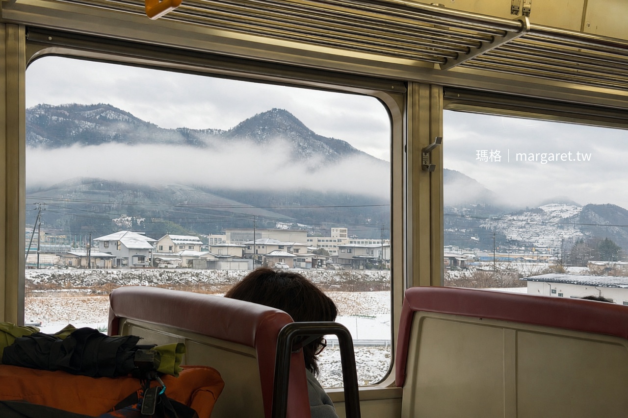 山形線奧羽本線沿途冬季山景
