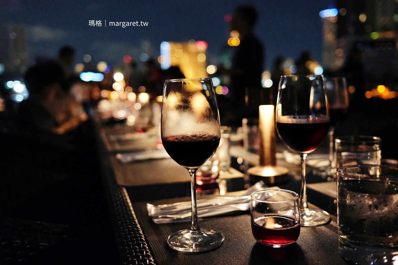 昭披耶河郵輪晚餐紅酒美食搭配。