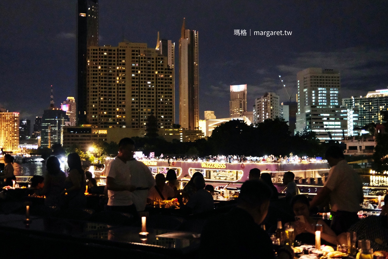 曼谷昭披耶河船來舟往、夜景迷人。
