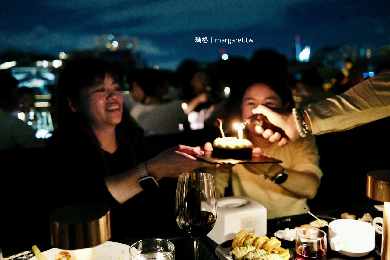 Opulence遊船生日慶祝派對樂隊表演。