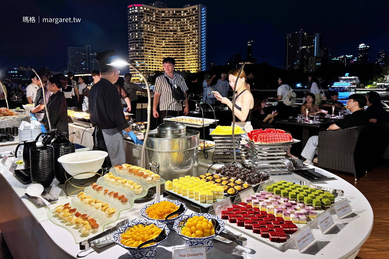 Opulence郵輪自助餐台甜點區。