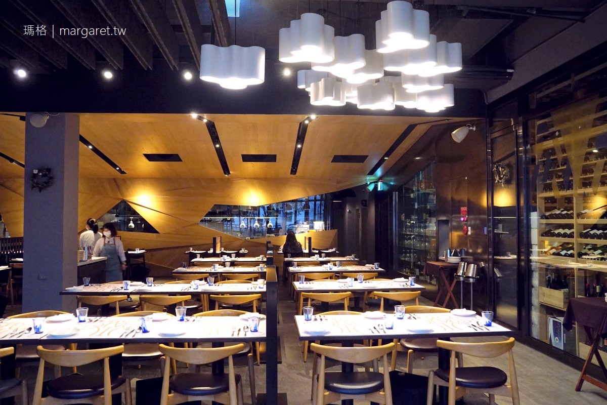 JL Studio 。全球第一家米其林三星新加坡料理在台灣｜台中美食之光