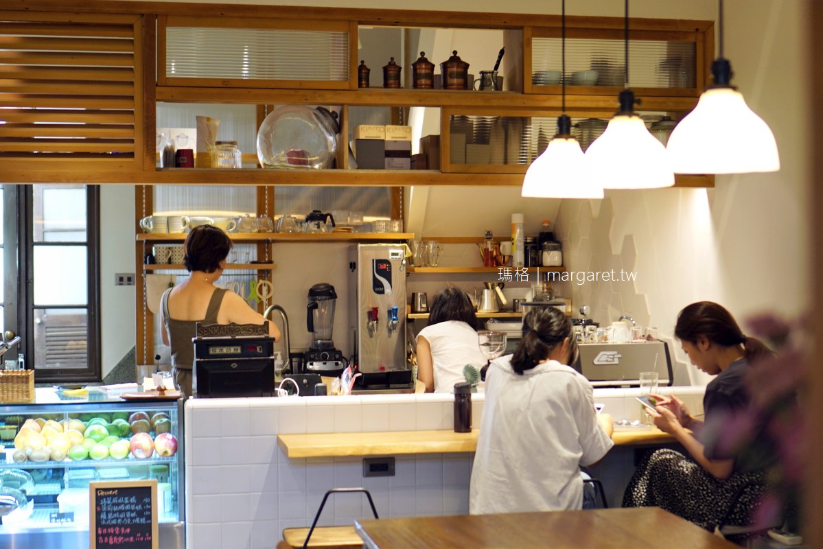 小房子咖啡 L.M. café。台南中西區｜多年不願出租的醫師寓所改造