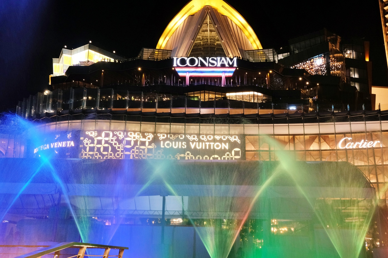 ICONSIAM 暹羅天地。昭披耶河畔的曼谷時尚地標｜購物、美食與夜景交織