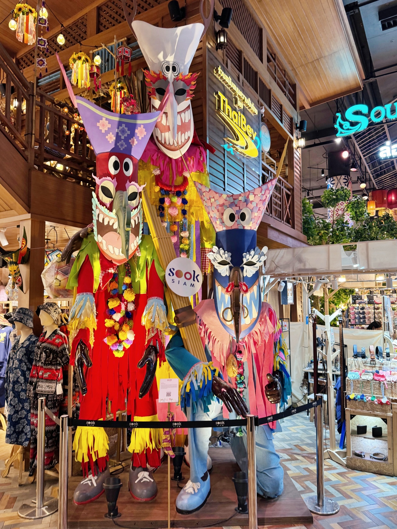 ICONSIAM 暹羅天地。昭披耶河畔的曼谷時尚地標｜購物、美食與夜景交織