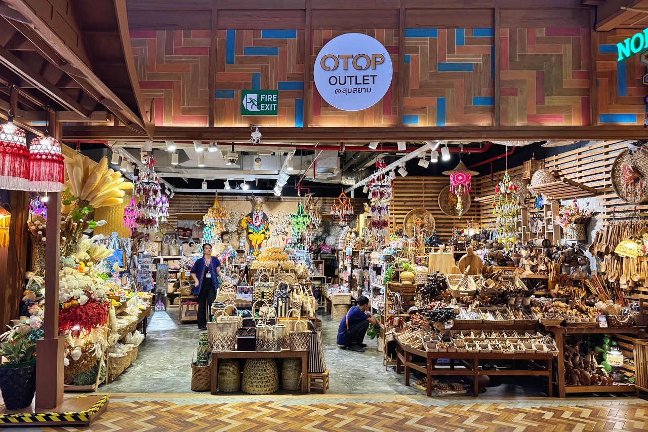 ICONSIAM 暹羅天地。昭披耶河畔的曼谷時尚地標｜購物、美食與夜景交織