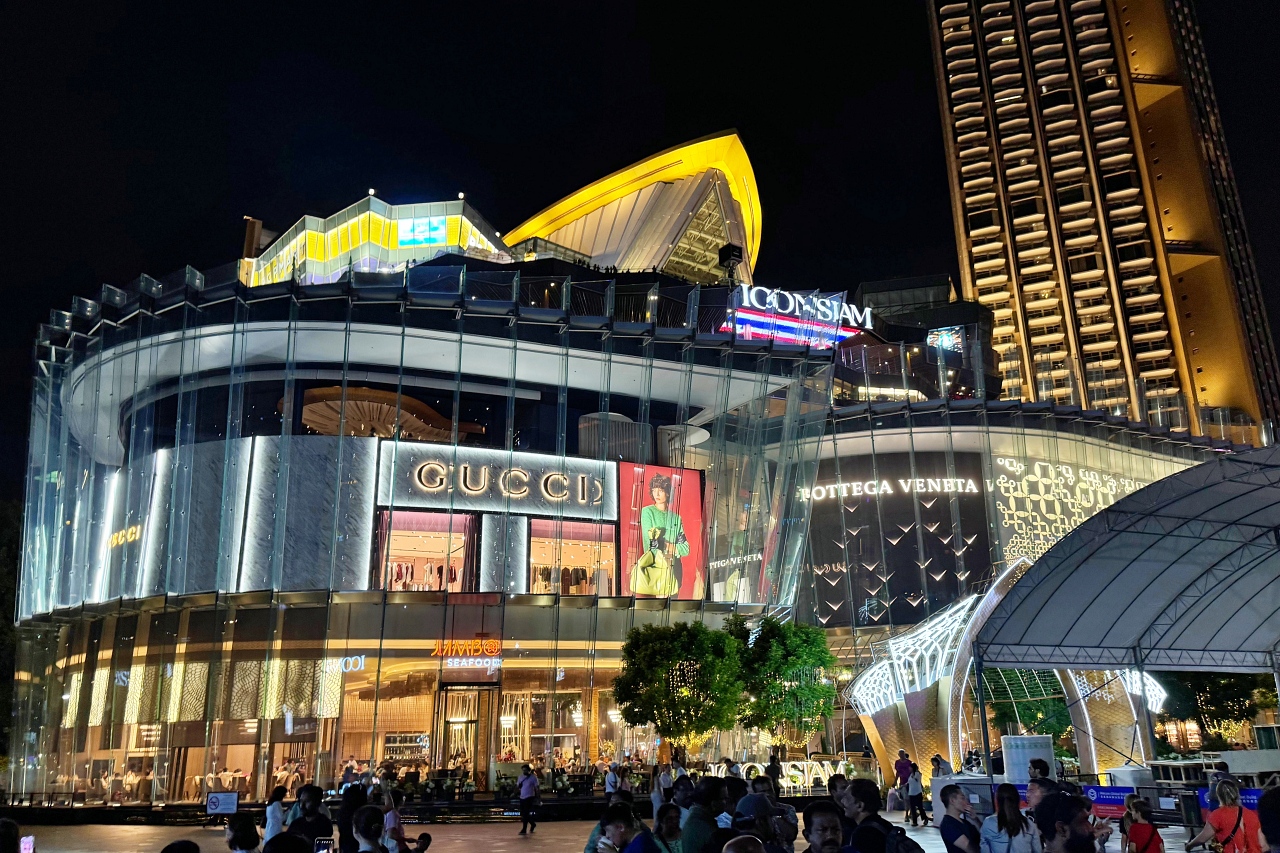 ICONSIAM 暹羅天地。昭披耶河畔的曼谷時尚地標｜購物、美食與夜景交織
