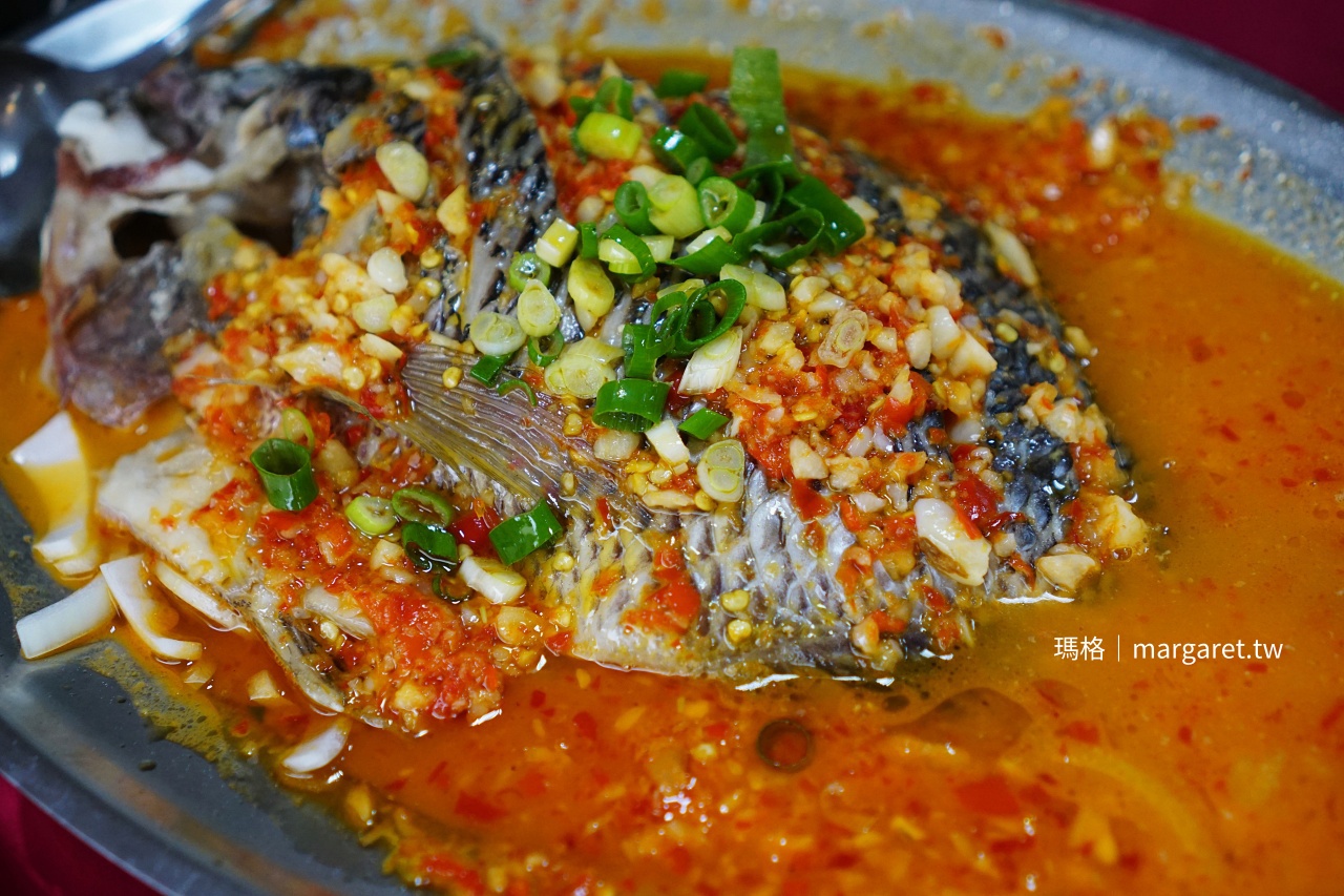嘉義小李子美食料理館｜30年川菜老店：剁椒魚頭與家常熱炒的平實餐桌
