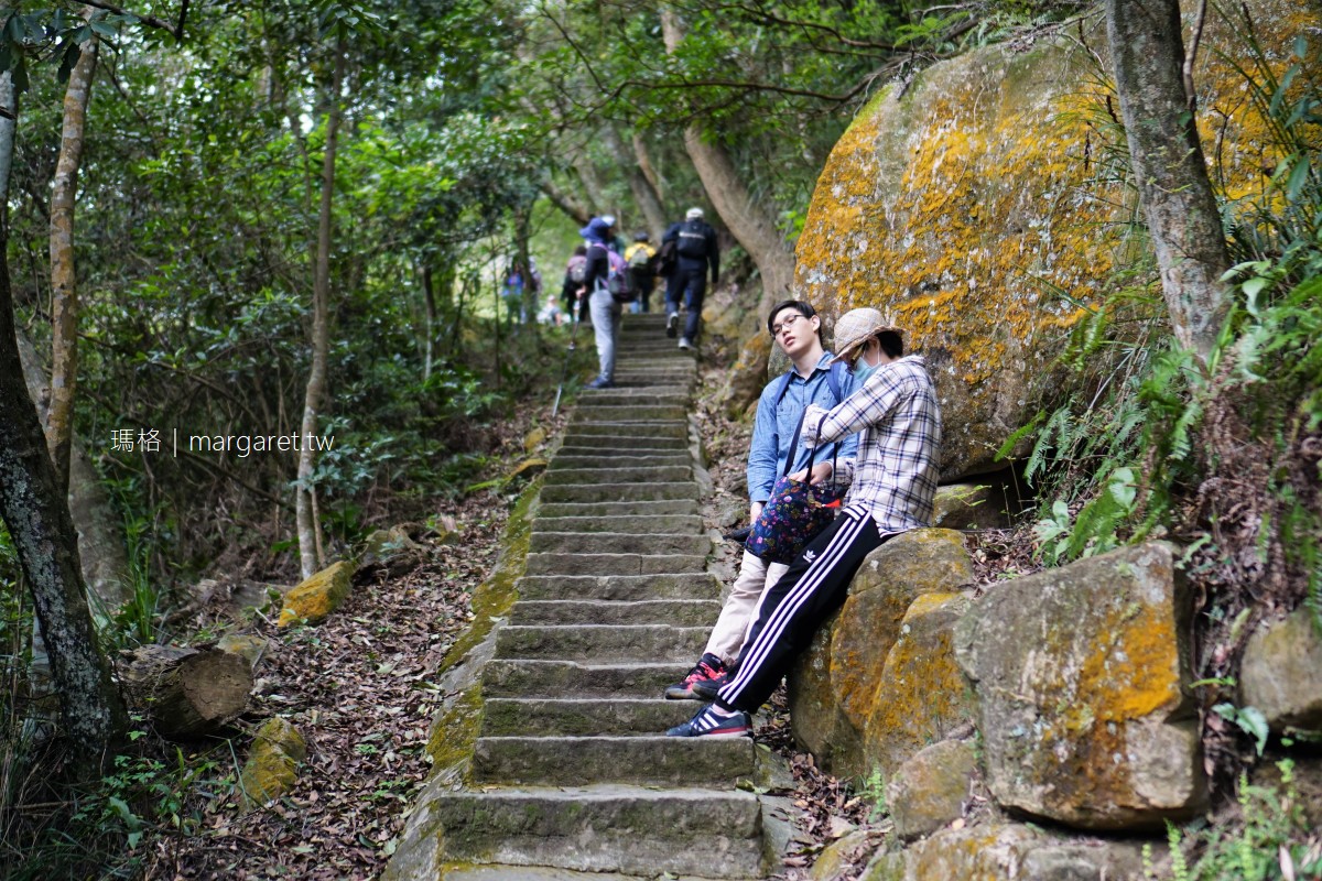圓覺瀑布。壯觀的巨石陣溪谷｜走圓覺寺步道挑戰內湖三尖之一。可遠眺101