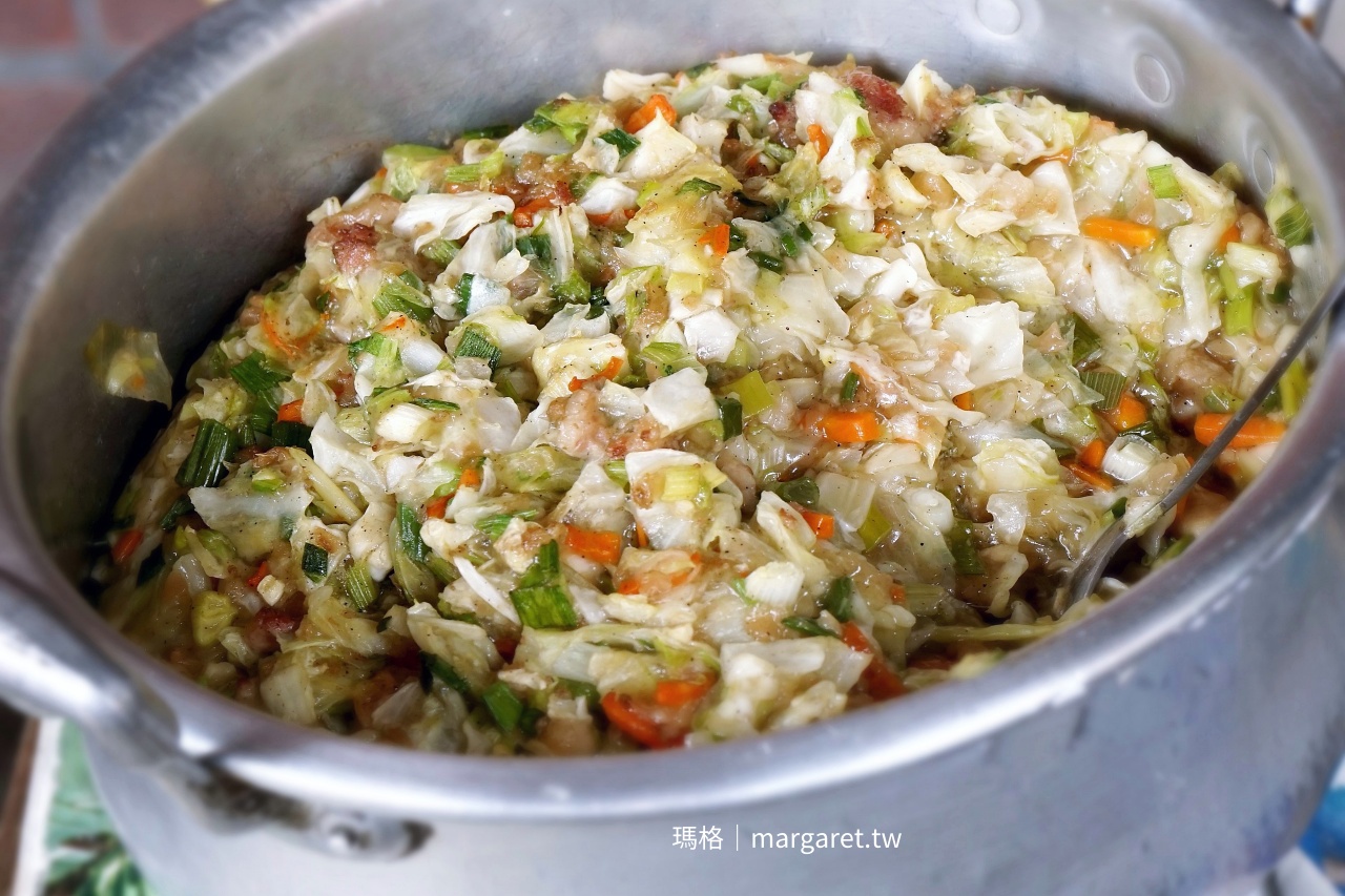 蘇記紅豆餅高麗菜餡特寫 市面少見的鹹口味車輪餅內餡