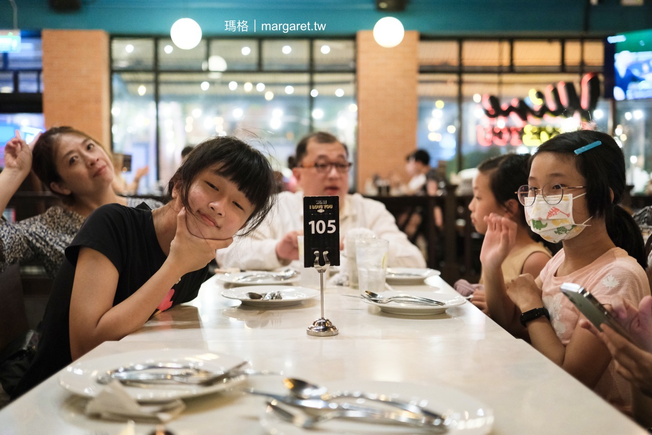 Ｗine I Love You。曼谷Asiatique河濱夜市｜最靠近碼頭的餐廳。容易相約的集合點