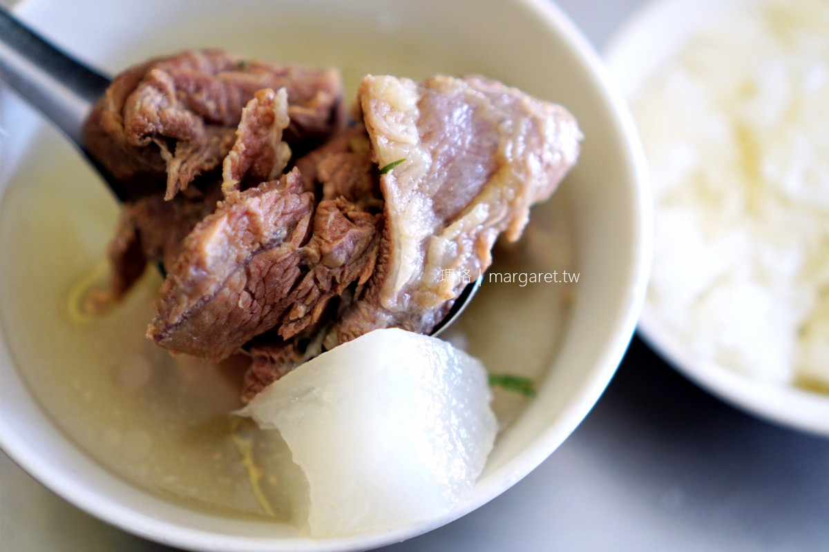 阿牛牛肉湯。牛腩湯、芥藍牛肉畫重點｜台南溫體牛料理。近大灣交流道