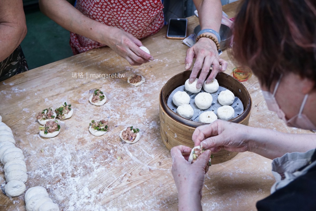 龍城市場上海小籠包。老麵發酵有嚼勁｜台北松山區人氣美食