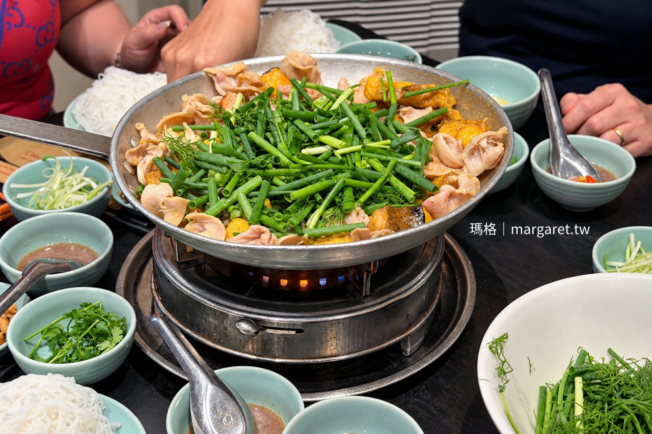 河內 Chả Cá 隔壁桌鱧魚與魚肚一大鍋料理
