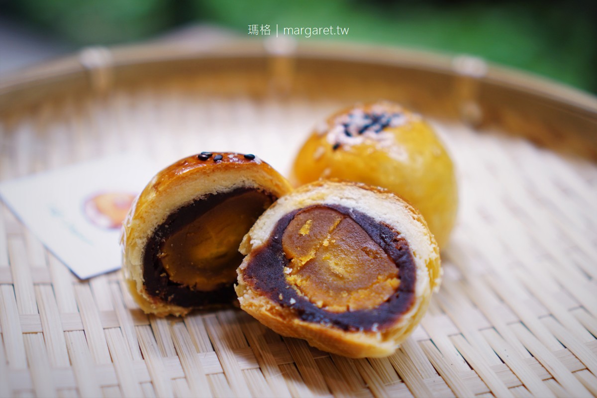 子卣蛋黃酥。台南隱藏版蛋黃酥｜飯店資深甜點師少量製作。畫龍點睛的海鹽提味