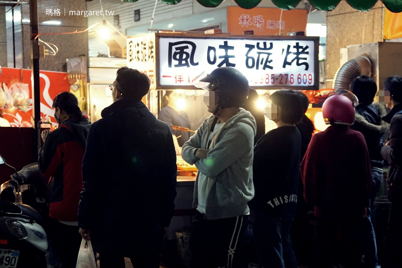 高雄吉林夜市 風味碳烤串燒攤 現烤海鮮肉類炭火香氣四溢