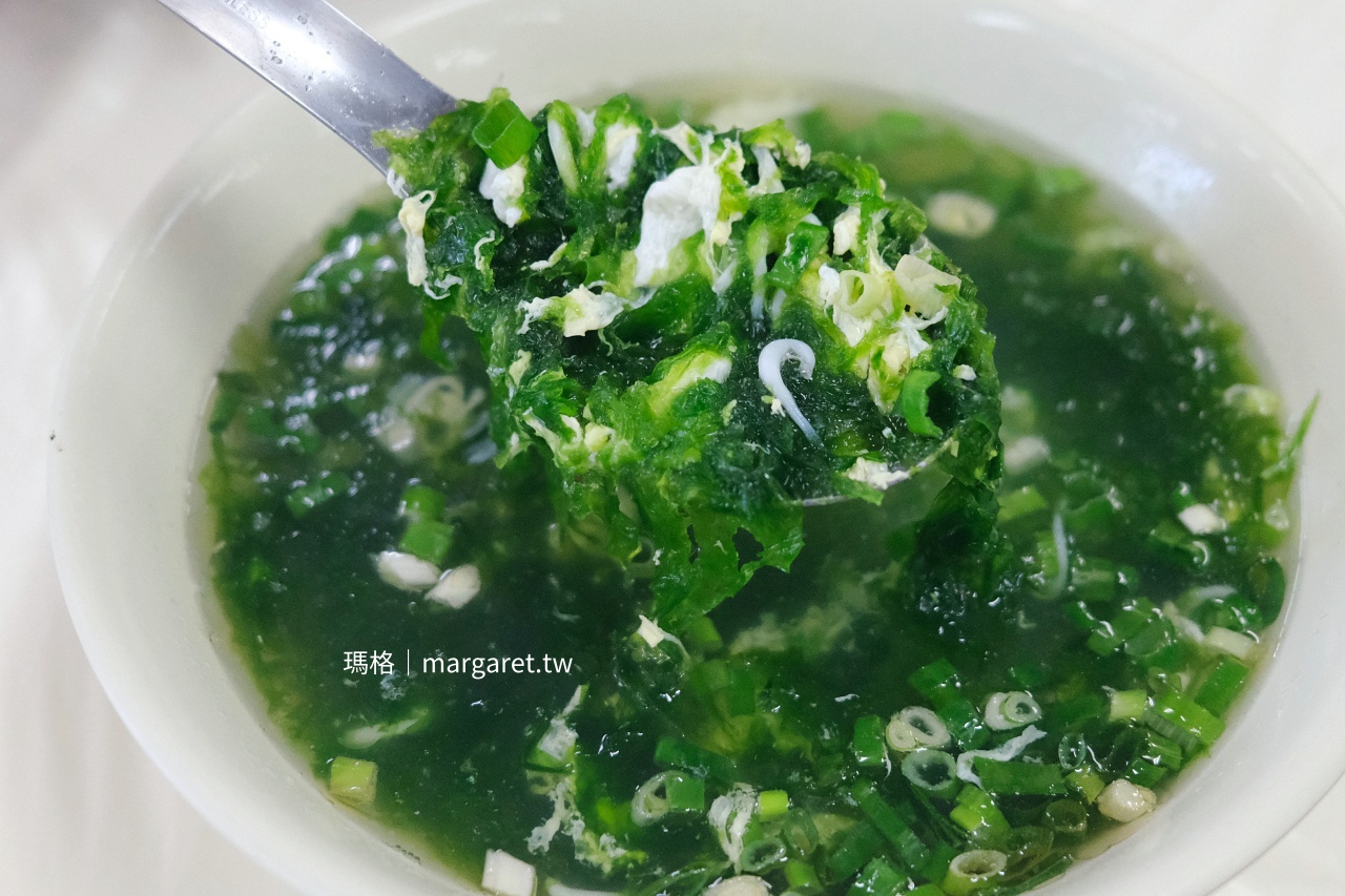 邱家生魚片海苔吻魚湯小碗，份量驚人。
