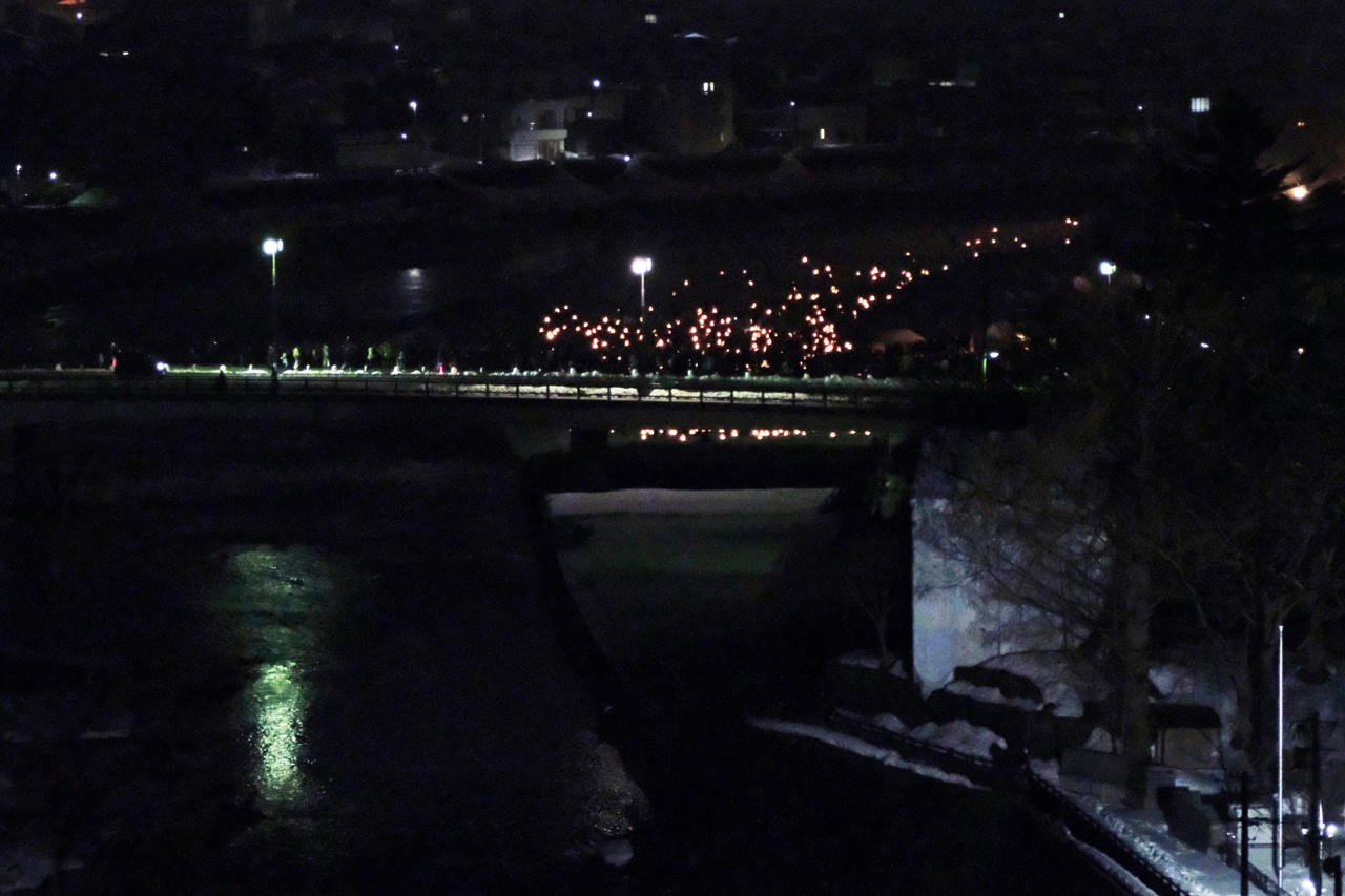 橫手雪屋祭最美場景。蛇之崎川原地上的銀河｜南小學校迷你雪屋燈海