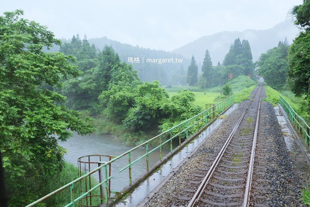 日本微笑鐵道。秋田內陸縱貫線｜夢幻山林 x 稻田藝術 x 包車體驗