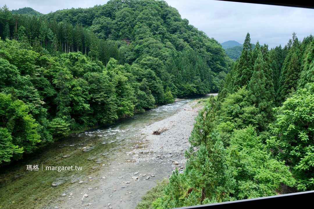 日本微笑鐵道。秋田內陸縱貫線｜夢幻山林 x 稻田藝術 x 包車體驗