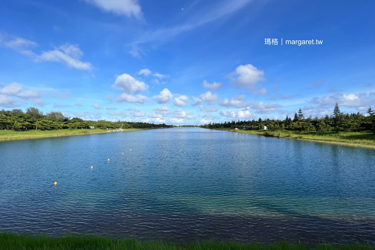 活水湖。台東森林公園三大湧泉湖之一｜藍天白雲下