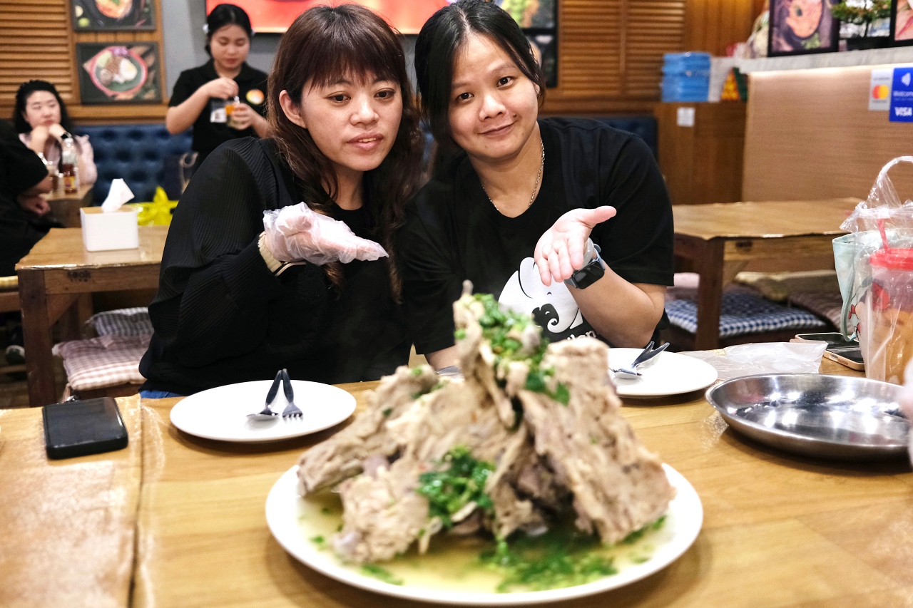 曼谷浮誇美食。Leng Zabb火山排骨(เล้งแซ่บ)|ICONSIAM 暹羅天地 @瑪格。圖寫生活 曼谷浮誇美食。Leng Zabb火山排骨(เล้งแซ่บ)|ICONSIAM 暹羅天地