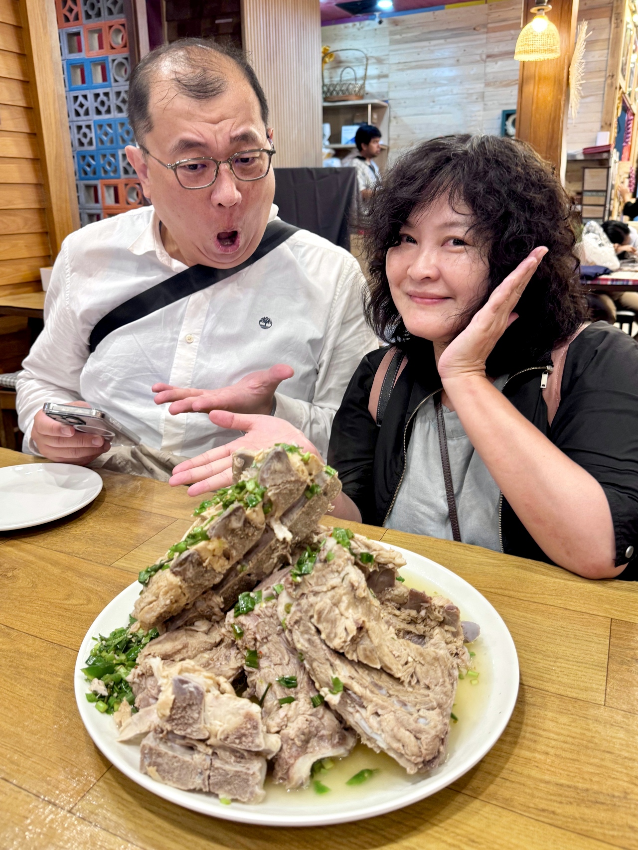 曼谷浮誇美食。Leng Zabb火山排骨(เล้งแซ่บ)|ICONSIAM 暹羅天地 @瑪格。圖寫生活 曼谷浮誇美食。Leng Zabb火山排骨(เล้งแซ่บ)|ICONSIAM 暹羅天地