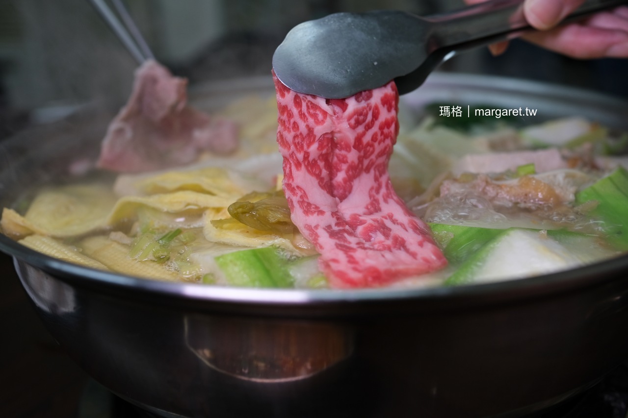 新園汕頭火鍋。藏在屏東夜市的美食傳奇｜手切霜降牛肉現場直擊