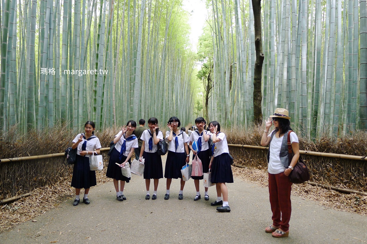 2012年京都嵐山竹林小徑 與日本女學生合影