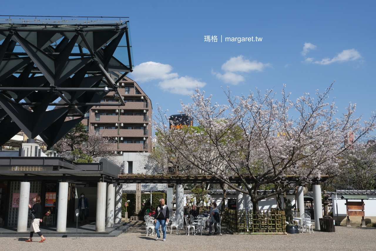 一心寺。大阪骨佛寺的櫻花邂逅｜日本名建築師打造前衛仁王門蔚為奇觀