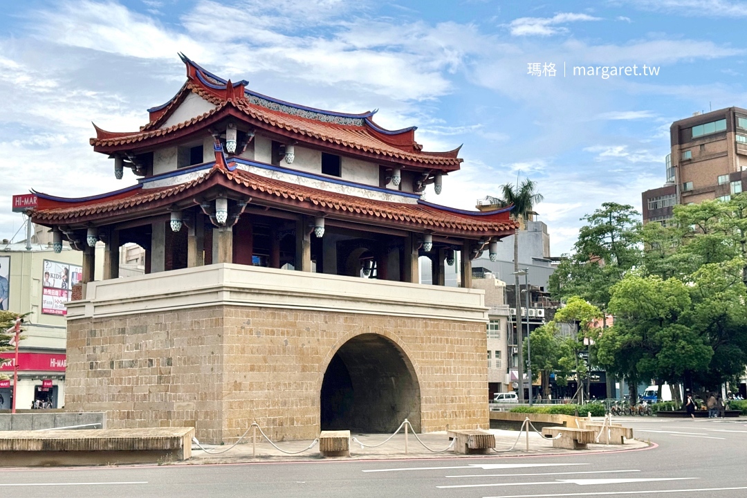 新竹市國定古蹟：竹塹城迎曦門歷史建築。