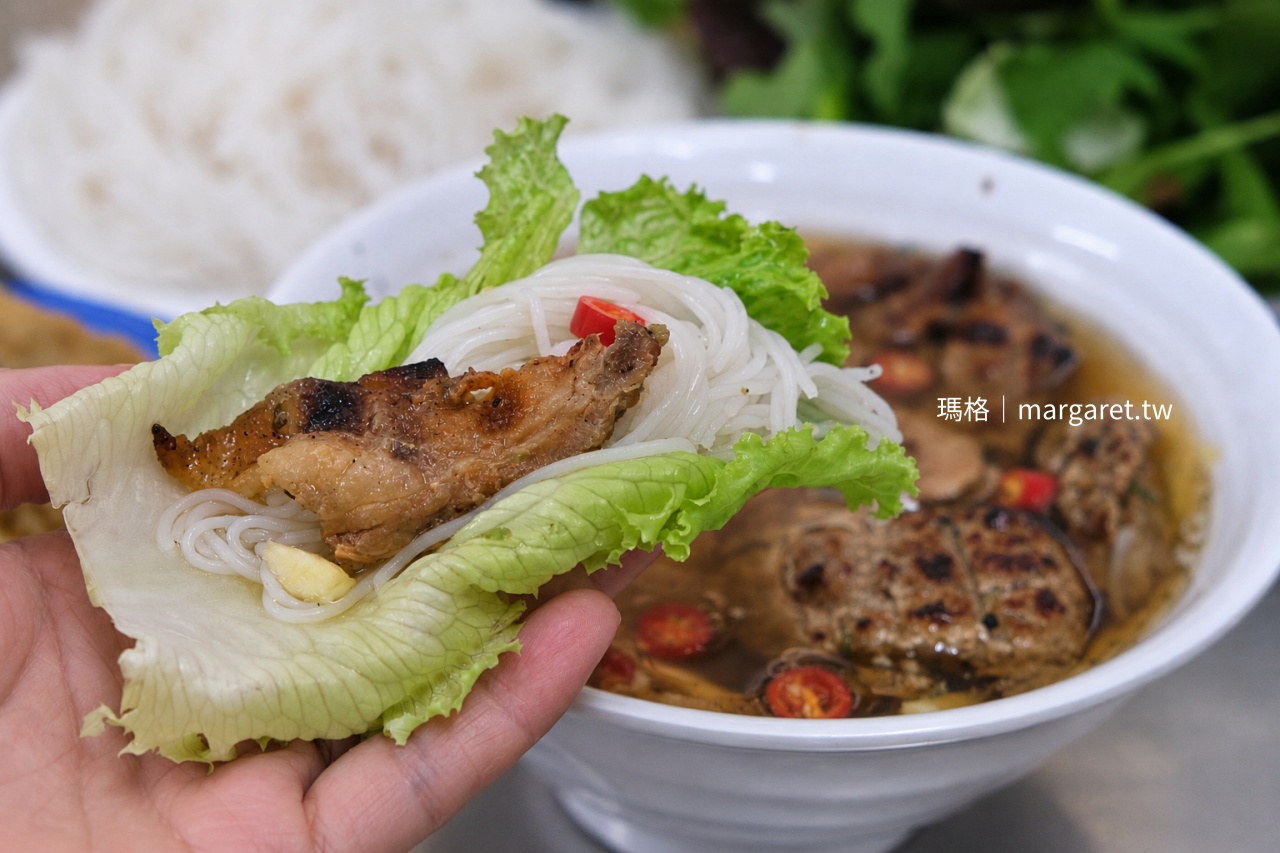 河內香蓮烤肉米線 生菜包裹米線與烤肉