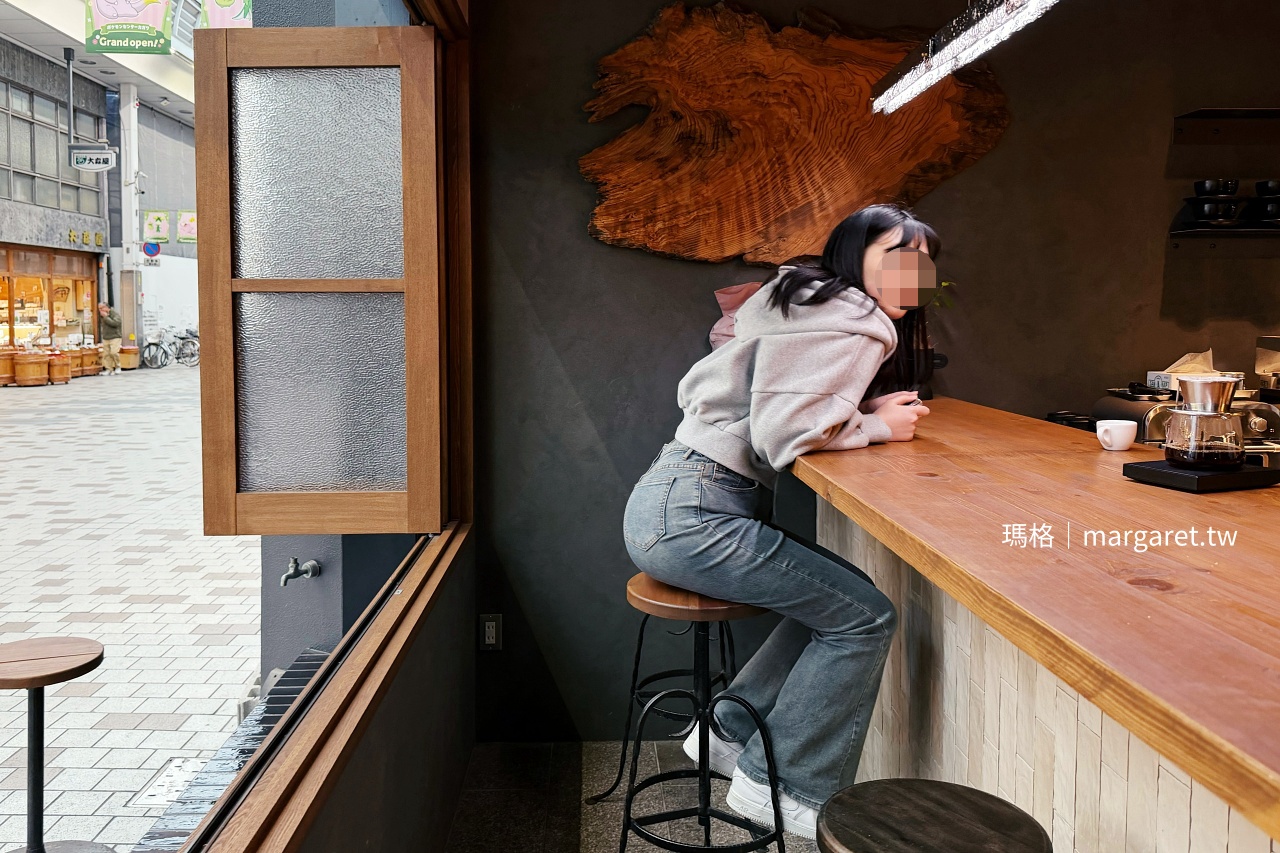 高松ARSENAL Coffee 開放式外觀 商店街拉門店面