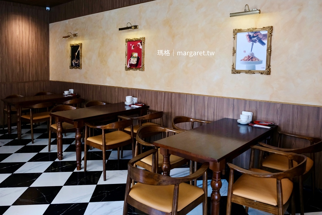 福芳臺菜用餐空間，適合小家庭聚餐。