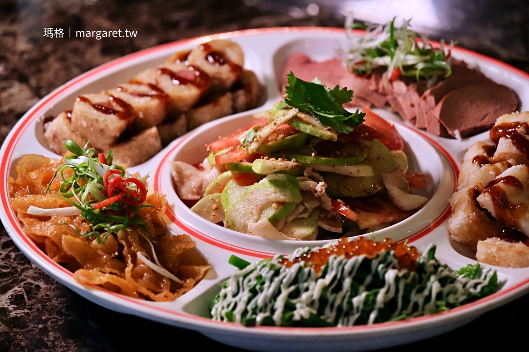 福芳臺菜合菜「迎賓餐專六珍寶」，涵蓋芭樂豬、藥膳粉肝、山豬皮鮭卵野菜、白玉蘿蔔糕通心腸等精緻拼盤。