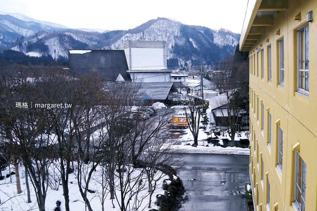 龜之井酒店秋田湯瀨(KAMENOI HOTEL AKITA YUZE)外觀，融雪時節的景象。