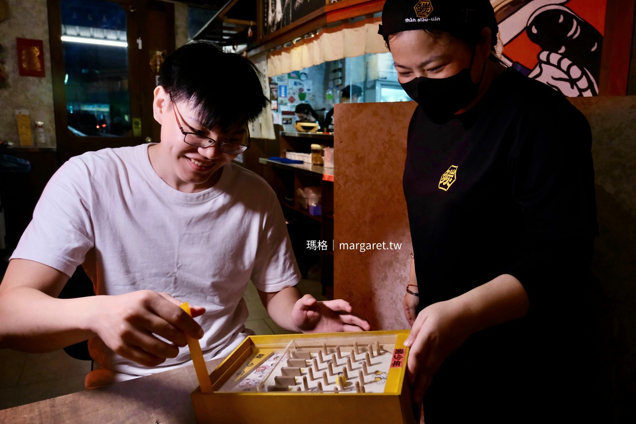 碳少年現場互動：彈珠台試手氣。