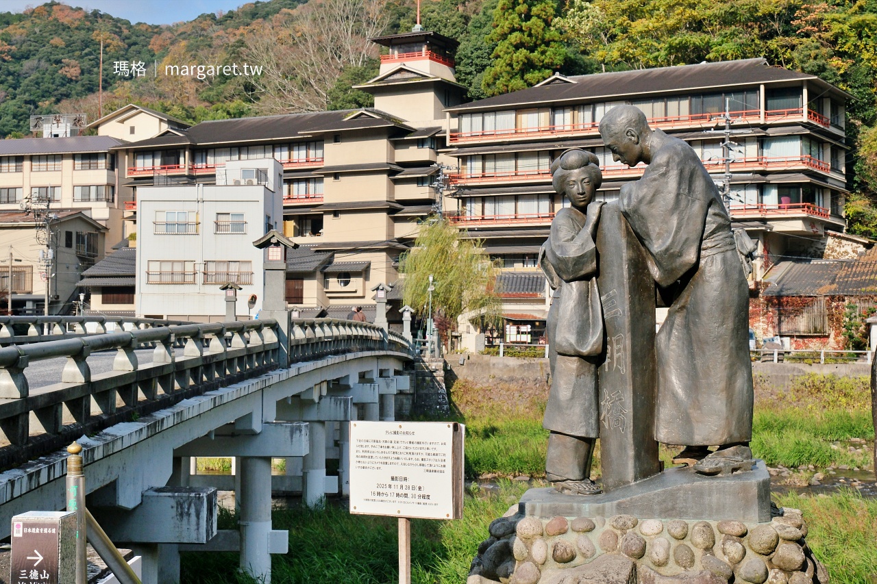 無聲電影《三朝小唄》主角雕像矗立三朝橋頭。