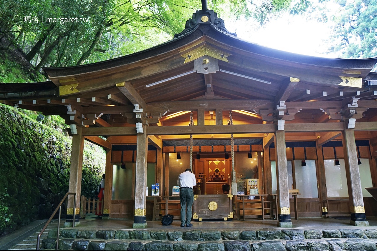 京都貴船神社半日遊｜紅燈籠石階、水占卜與川床料理