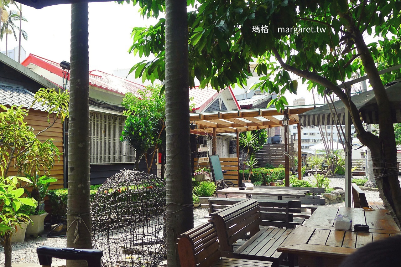 角烙日式庭園咖啡 店家招牌 外觀特寫