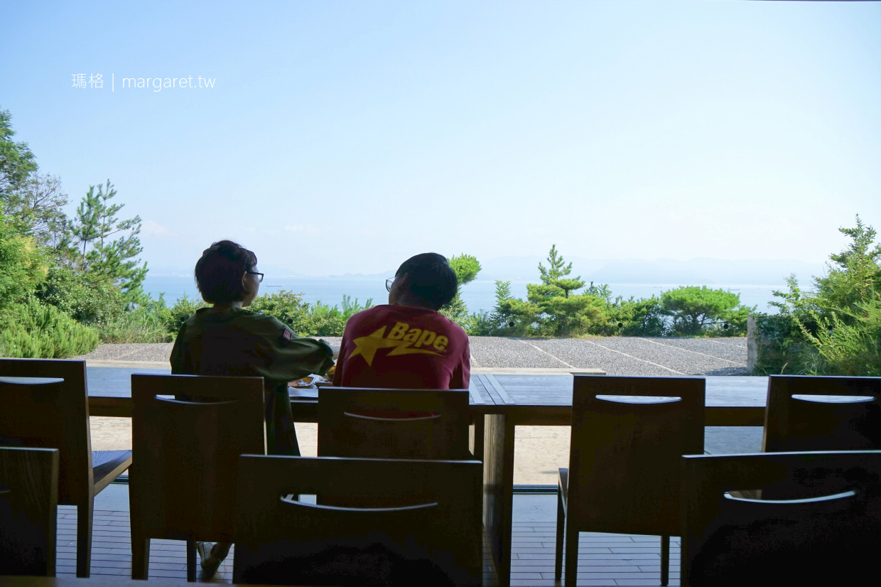 直島Chichu cafe。地中咖啡館｜海景與瀨戶內海限定汽水