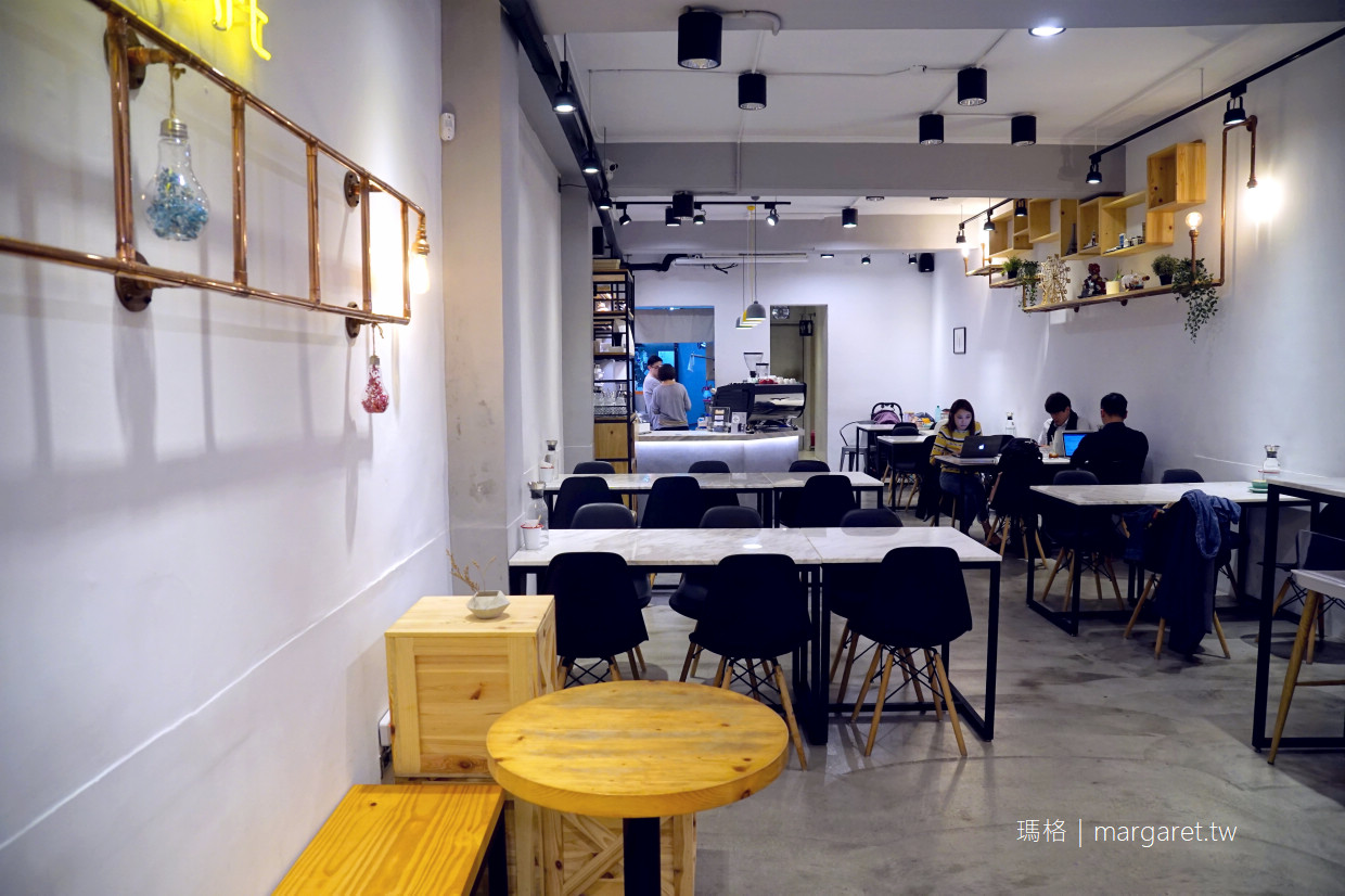Settled Cafe。香港人在西門町開的咖啡館｜採用Cupping Room Coffee Roasters冠軍咖啡烘豆(歇業)