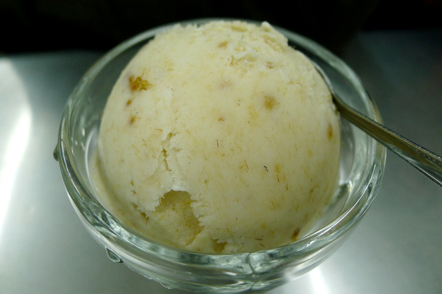 雪王冰淇淋。肉鬆口味好刺激｜西門町70年老店