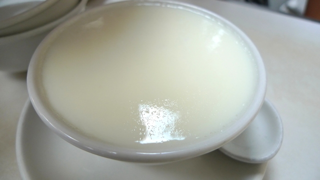 不負盛名的香港澳洲牛奶公司｜意外發現好吃的粵江春