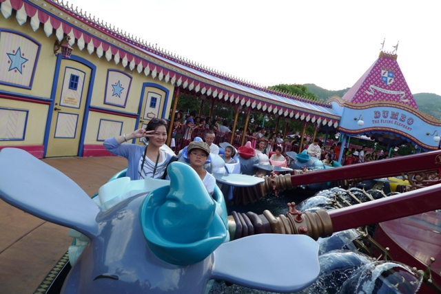 香港。迪士尼樂園｜膽小鬼終於玩了小飛象