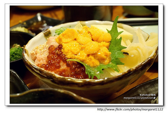 【台北】小六食堂。北海道海膽、黑鮪滷肉飯