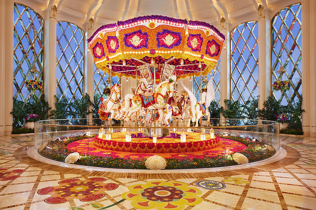 28_Wynn Palace_ Carousel Floral Sculpture by Preston Bailey_Roger Davies